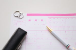 婚姻届の証人は 誰にお願いするのが正解 結婚指輪 婚約指輪を手作り ハンドメイド するなら Crafy